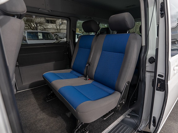 Volkswagen Caravelle 18 of 30