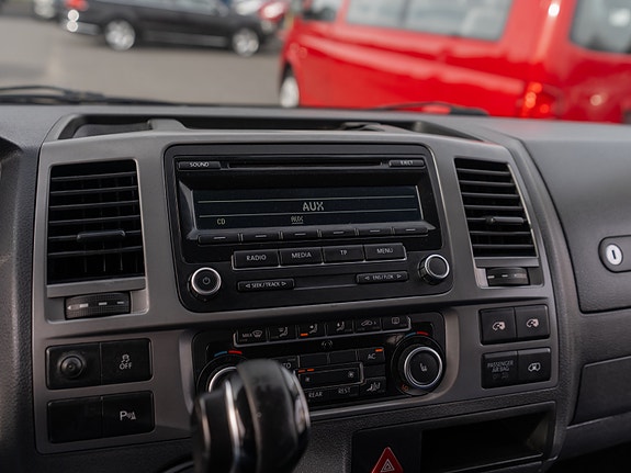 Volkswagen Caravelle 29 of 30