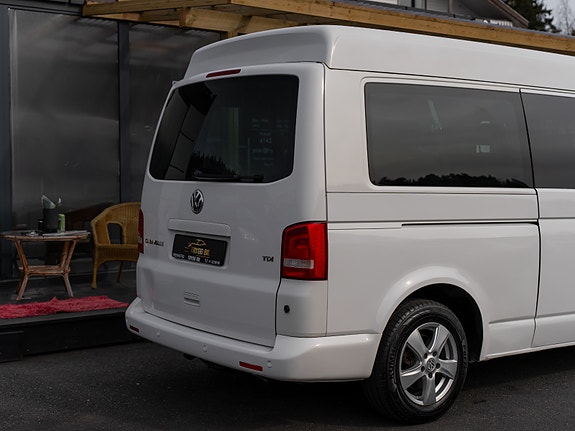 Volkswagen Caravelle 4 of 30