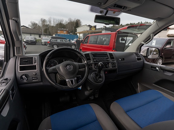 Volkswagen Caravelle 15 of 30