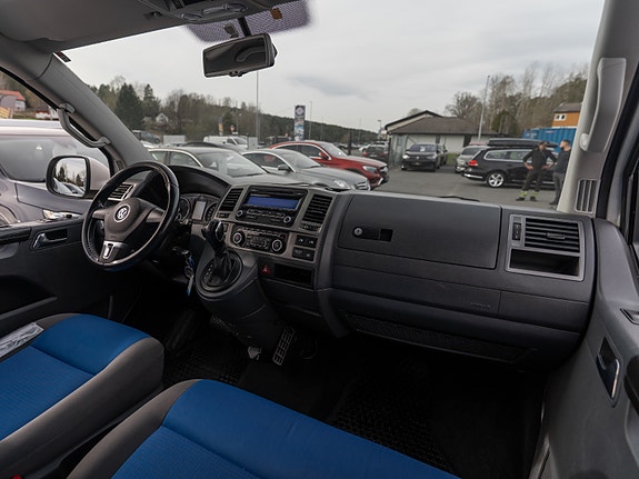 Volkswagen Caravelle 16 of 30