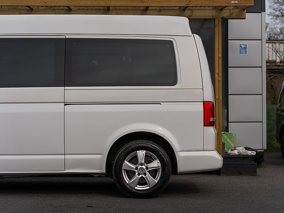 Volkswagen Caravelle 12 of 30
