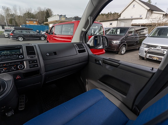 Volkswagen Caravelle 23 of 30