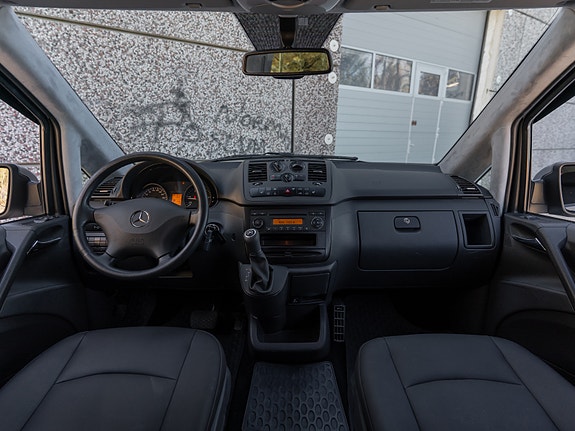Mercedes-Benz Vito 113 21 of 30