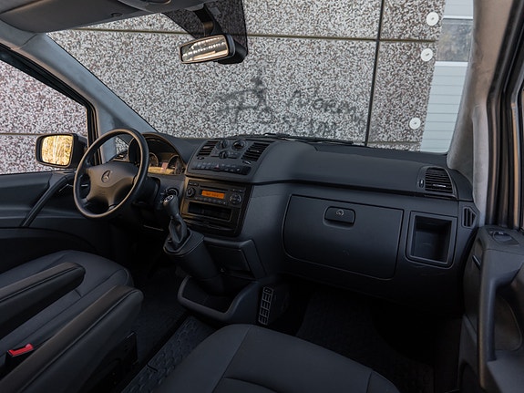 Mercedes-Benz Vito 113 16 of 30