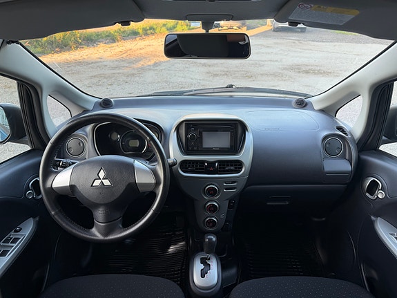 Mitsubishi i-Miev 28 of 30