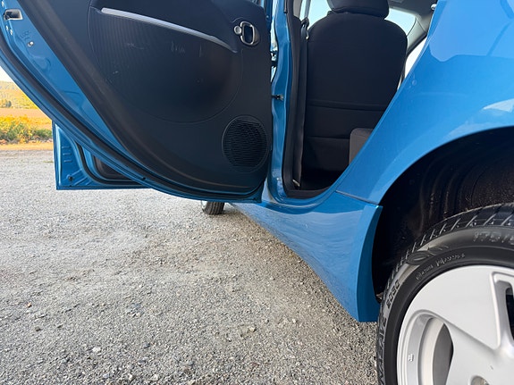Mitsubishi i-Miev 16 of 30