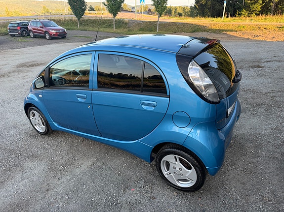Mitsubishi i-Miev 10 of 30
