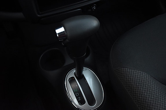 Toyota Yaris 14 of 17