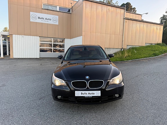 BMW 530i 3 of 30