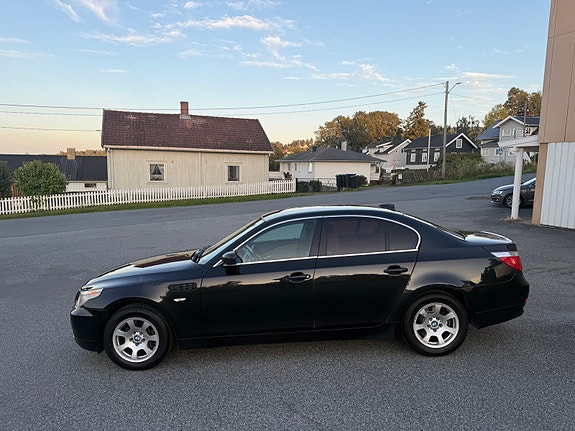 BMW 530i 5 of 30