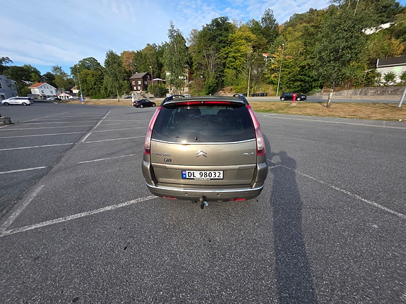 Citroen Grand C4 Picasso 3 of 7
