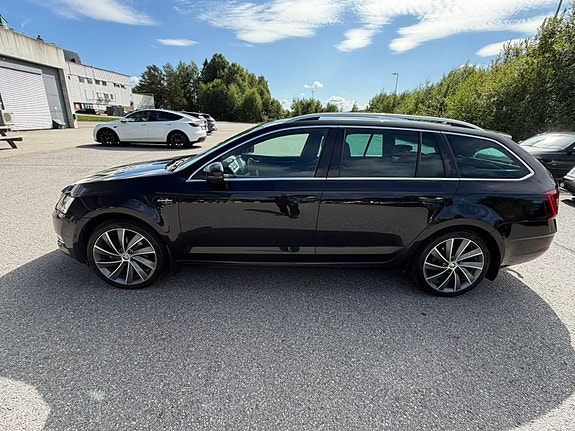 Skoda Octavia 2 of 10