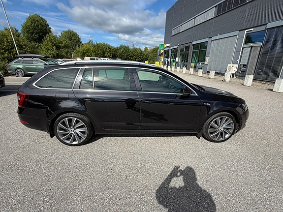 Skoda Octavia 3 of 10