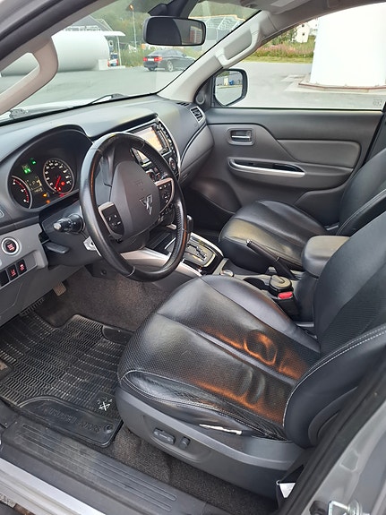 Mitsubishi L200 7 of 10