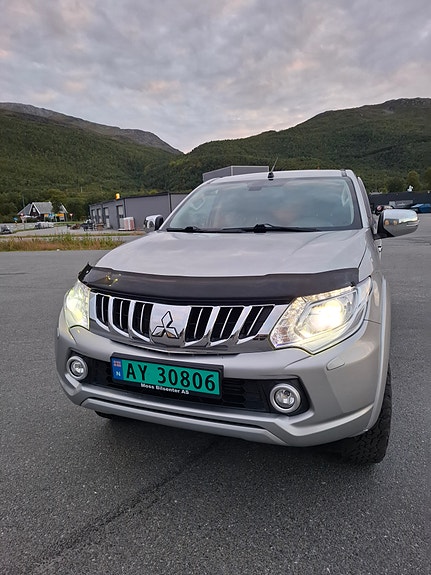 Mitsubishi L200 2 of 10