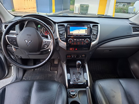 Mitsubishi L200 8 of 10