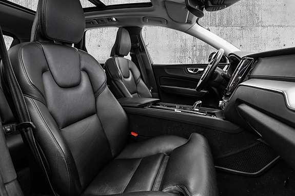 Volvo XC60 25 of 30