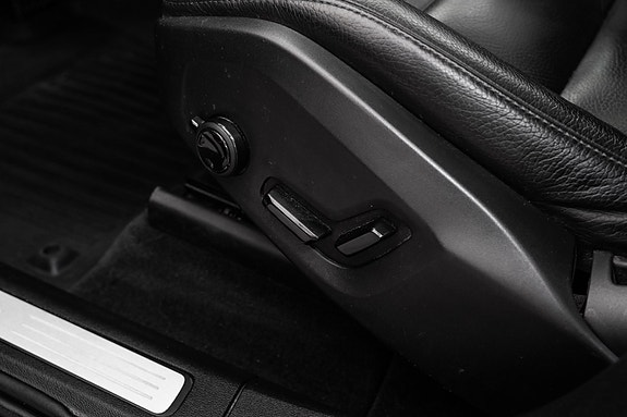 Volvo XC60 12 of 30