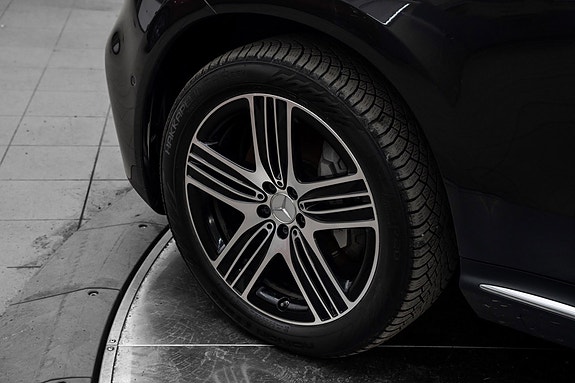 Mercedes-Benz EQC400 9 of 22