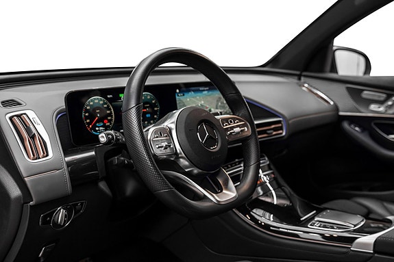 Mercedes-Benz EQC400 12 of 22