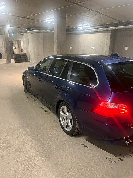 BMW 525xd 4 of 15