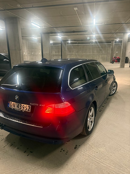 BMW 525xd 3 of 15