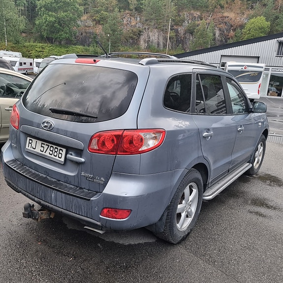 Hyundai Santa Fe 3 of 6