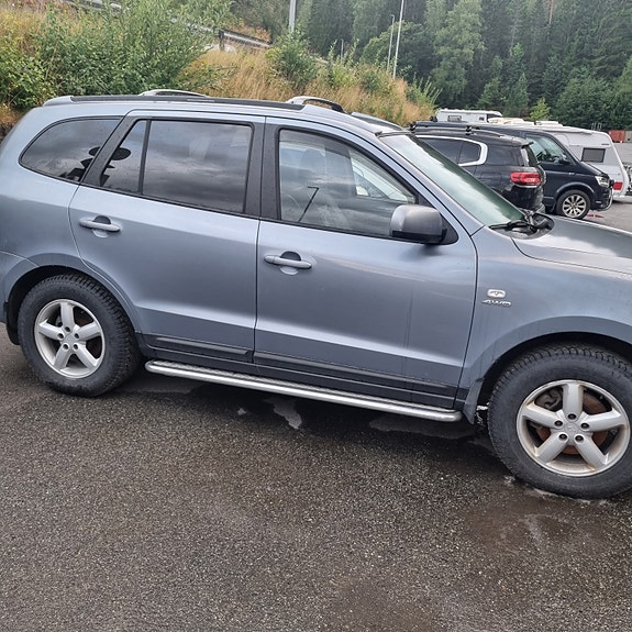 Hyundai Santa Fe 2 of 6