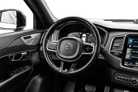 Volvo XC90 16 of 30