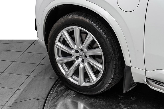 Volvo XC90 9 of 30