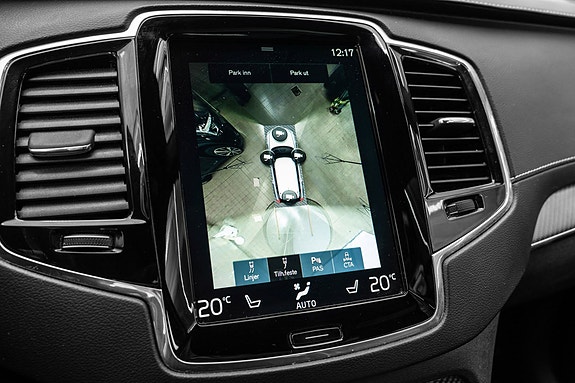 Volvo XC90 22 of 30