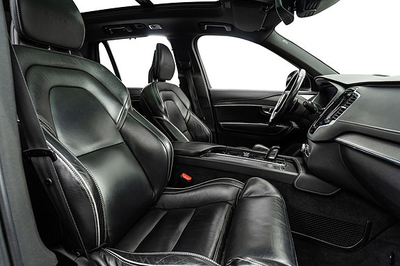 Volvo XC90 26 of 30