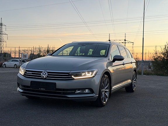 Volkswagen Passat 2 of 30