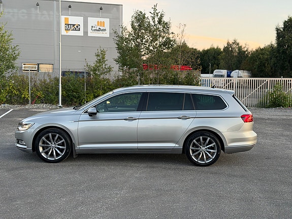 Volkswagen Passat 12 of 30