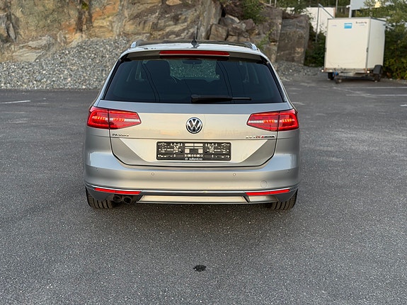 Volkswagen Passat 9 of 30