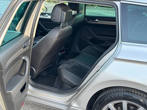 Volkswagen Passat 14 of 30