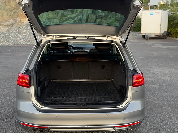 Volkswagen Passat 13 of 30