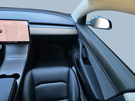 Tesla Model 3 10 of 22