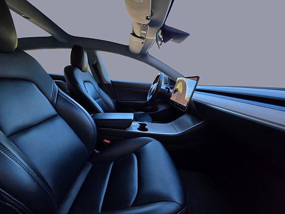Tesla Model 3 6 of 22