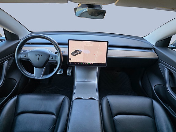 Tesla Model 3 11 of 22