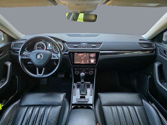 Skoda Superb 14 of 25
