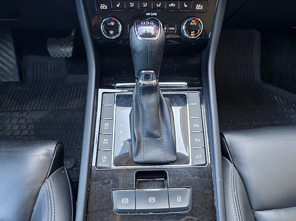 Skoda Superb 18 of 25