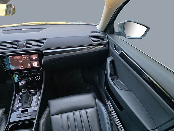 Skoda Superb 13 of 25