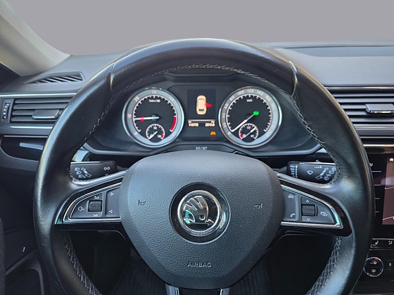 Skoda Superb 16 of 25