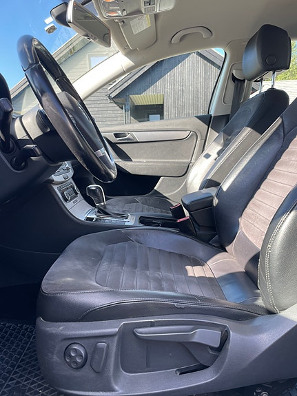 Volkswagen Passat 16 of 19