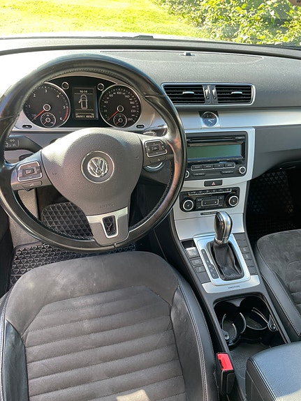 Volkswagen Passat 14 of 19