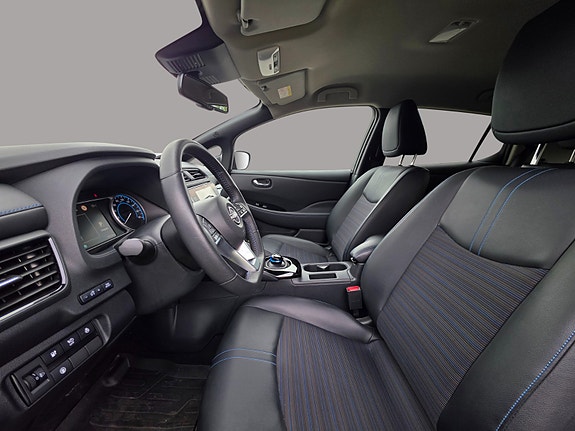 Nissan Leaf 9 of 30