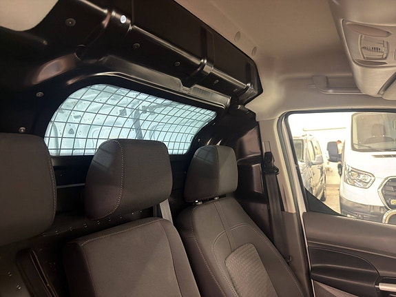 Ford Transit Connect 27 of 30