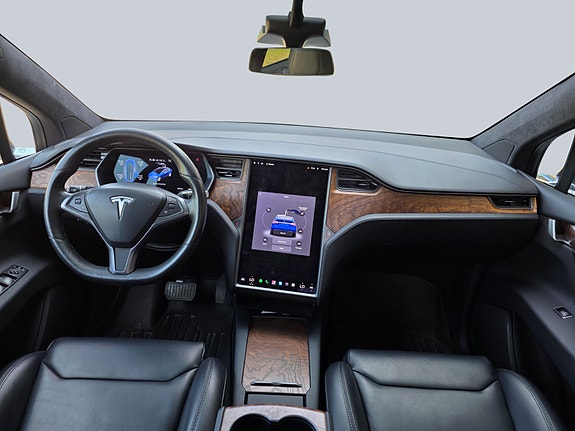 Tesla Model X 17 of 30